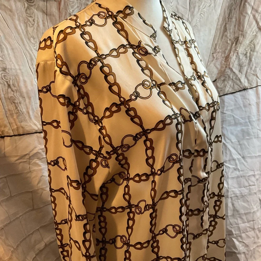 “ZARA” Tunic Style Chain Link Pattern Cream Coloured Long Sleeved Blouse. - Picture 7 of 13